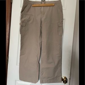 Cabela’s cargo pants size 12, like new